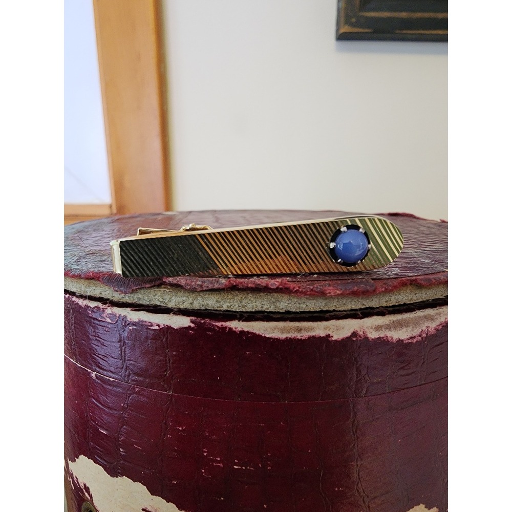 Vintage Anson Gold Tone Diagonal Stripe Tie Clip Blue Faux Star Sapphire Signed